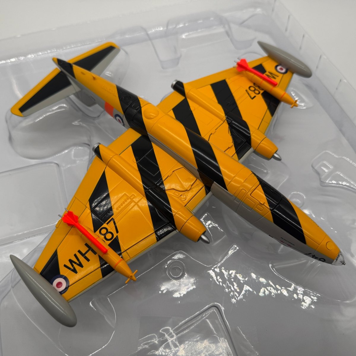 Corgi Aviation AA34707 1:72 Canberra TT.Mk 18 RN Yeovilton - Corgi