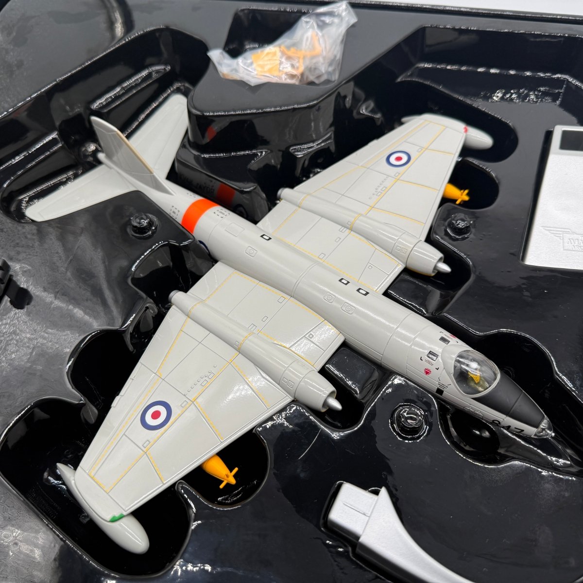 Corgi Aviation AA34707 1:72 Canberra TT.Mk 18 RN Yeovilton - Corgi