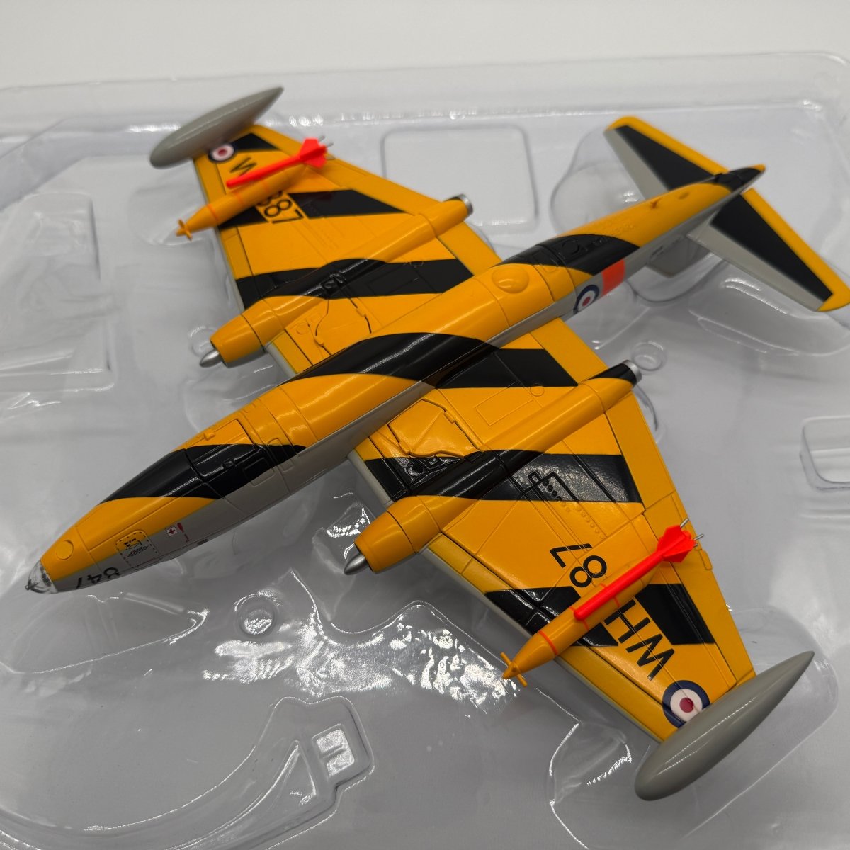 Corgi Aviation AA34707 1:72 Canberra TT.Mk 18 RN Yeovilton - Corgi