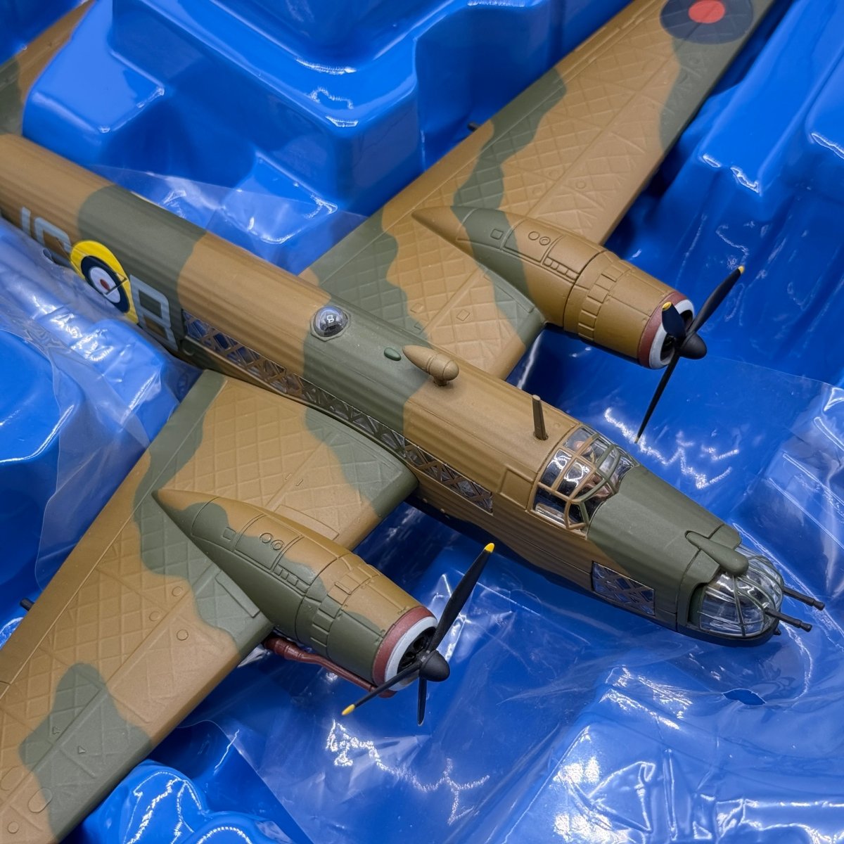 Corgi Aviation AA34801 1:72 Vickers Wellington Mk I RAF No.9 Sqn - Corgi