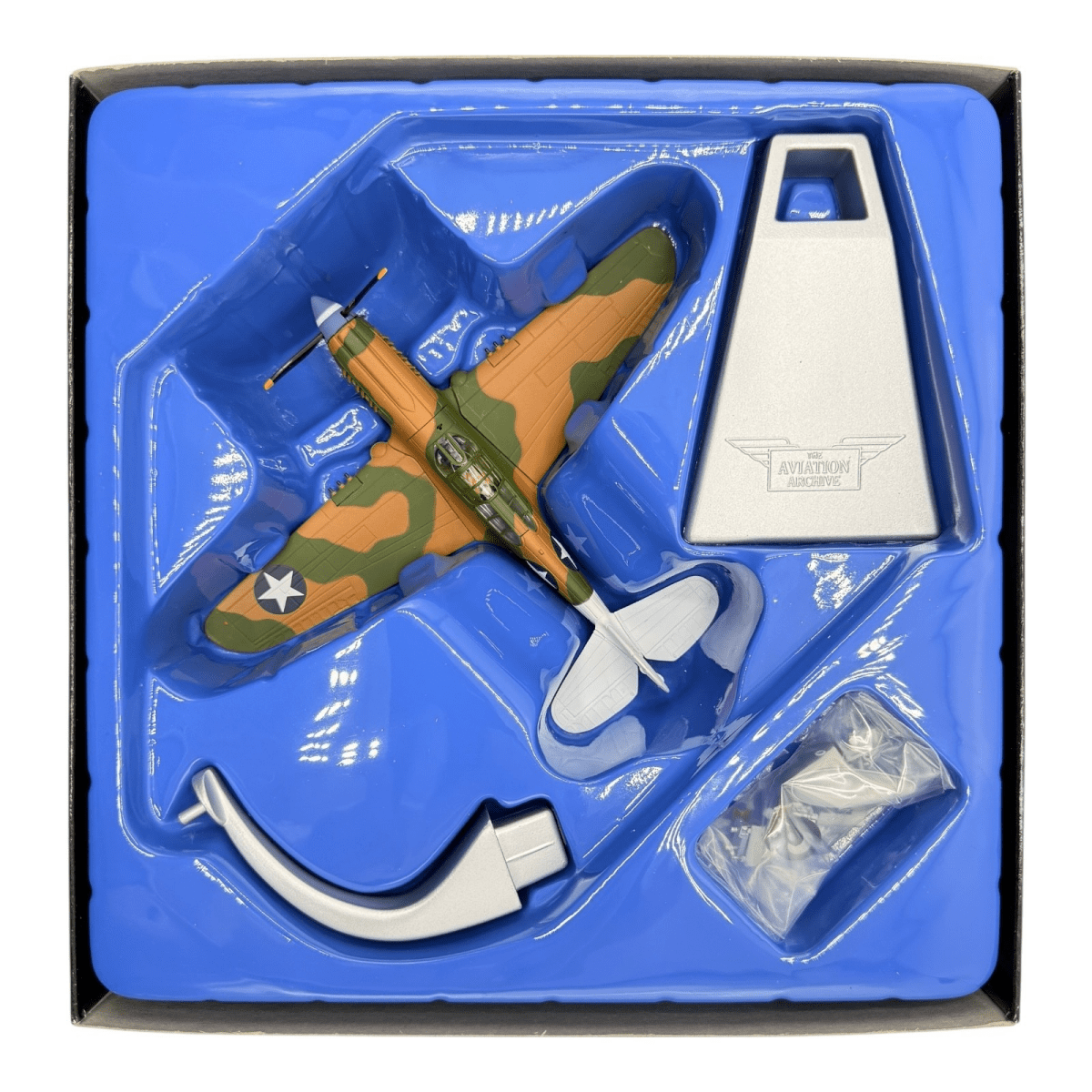 Corgi Aviation AA35211 1:72 P - 40E Warhawk 'Typhoon McGoon' Lt Clyde V Kinsley - Corgi