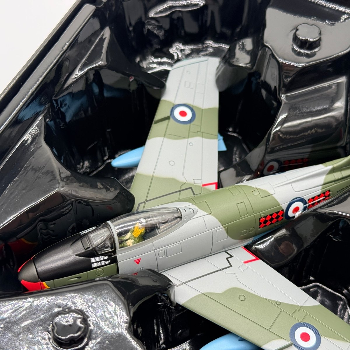 Corgi Aviation AA35813 1:72 North American F - 86 Sabre RAF No.234 Sqn 1954 - Corgi