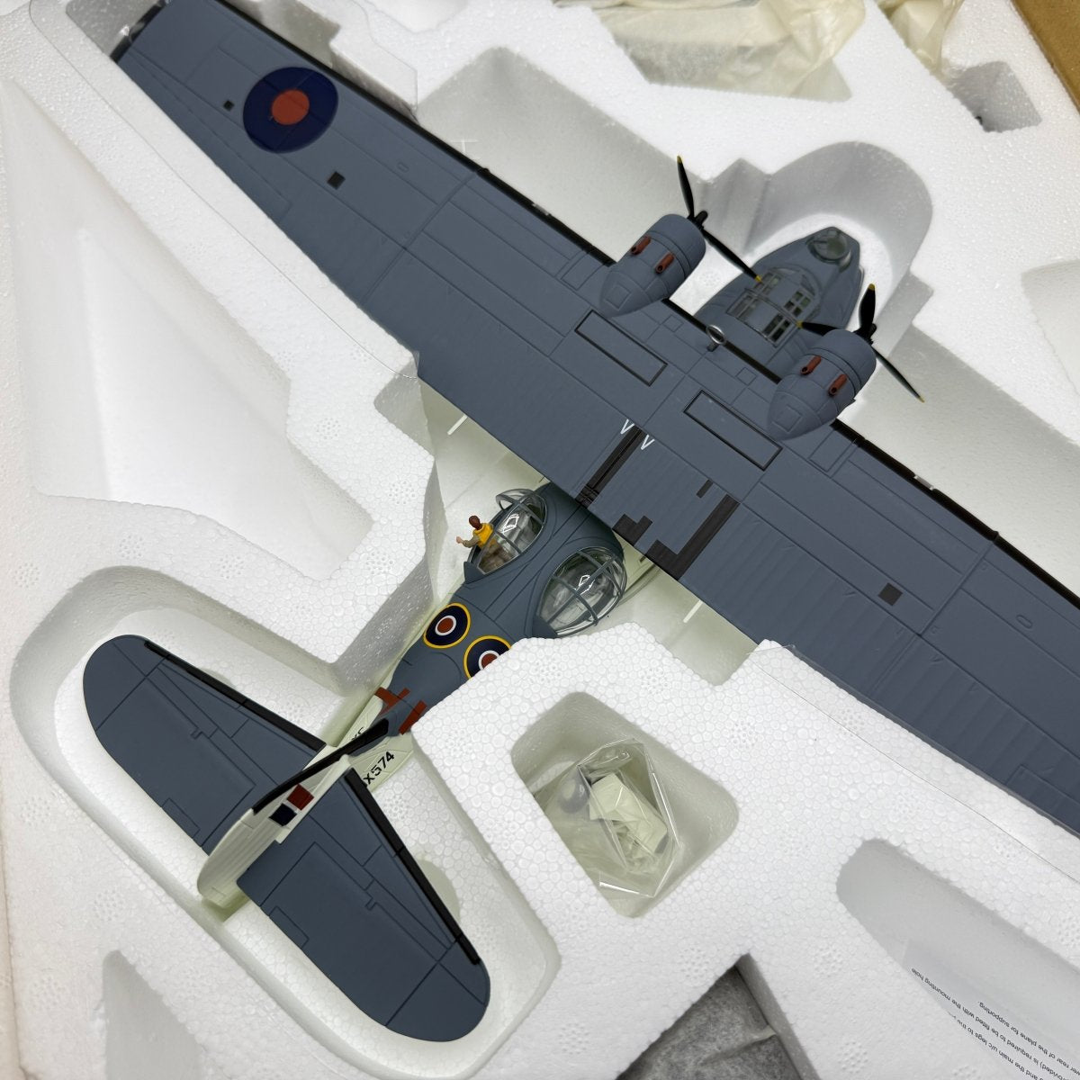 Corgi Aviation AA36103 1:72 Catalina Mk IVA Rescue Diorama - Corgi