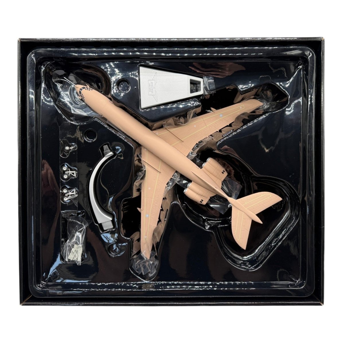 Corgi Aviation AA37003 1:144 Vickers VC10 RAF No.101 - Corgi