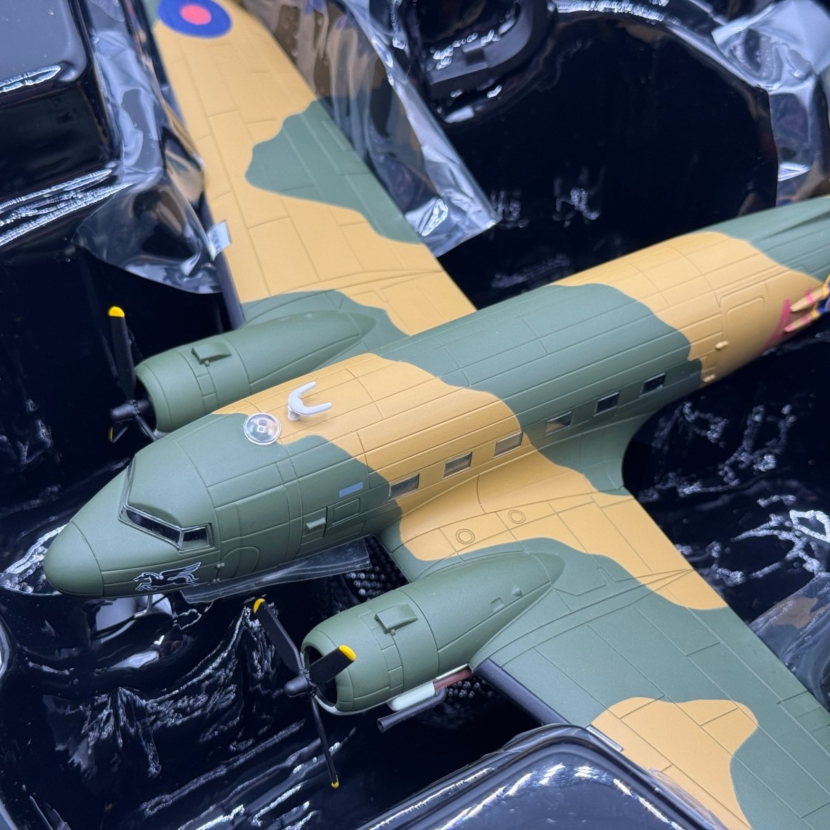 Corgi Aviation AA38204 1:72 Douglas C - 47 Skytrain RAF No.267 Pegasus Sqn - Corgi