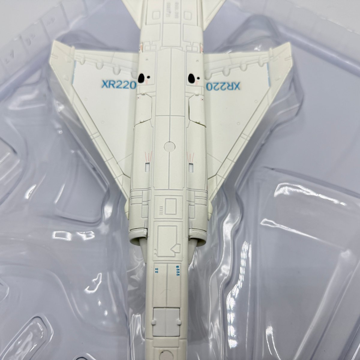 Corgi Aviation AA38603 1:72 BAC TSR - 2 XR220 RAF Museum Cosford - Corgi