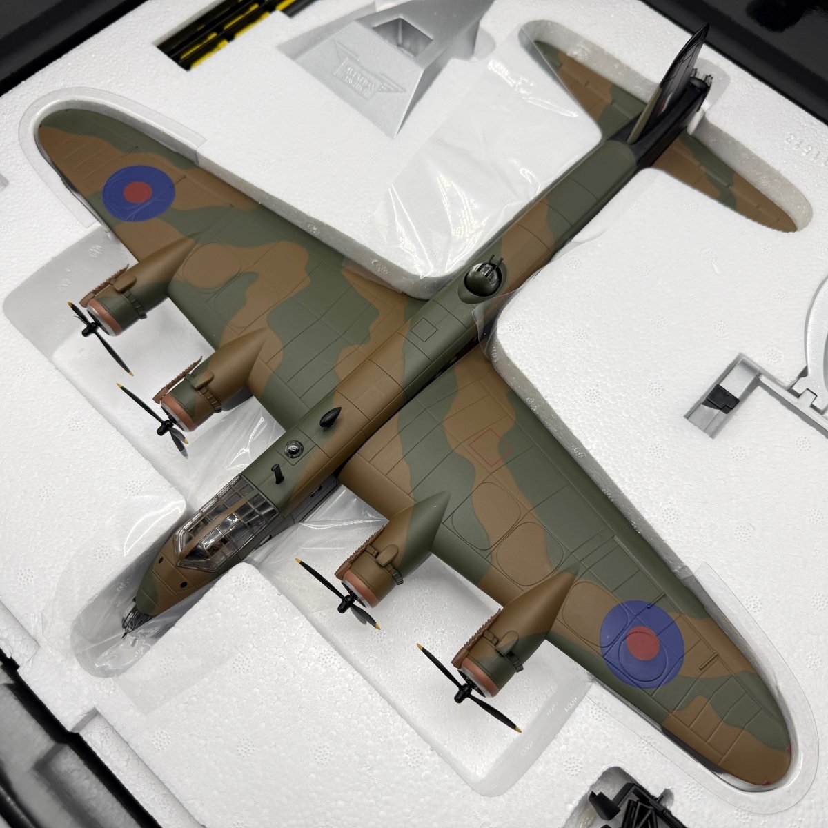 Corgi Aviation AA39501 1:72 Stirling B.Mk I 'MacRoberts Reply' - Corgi