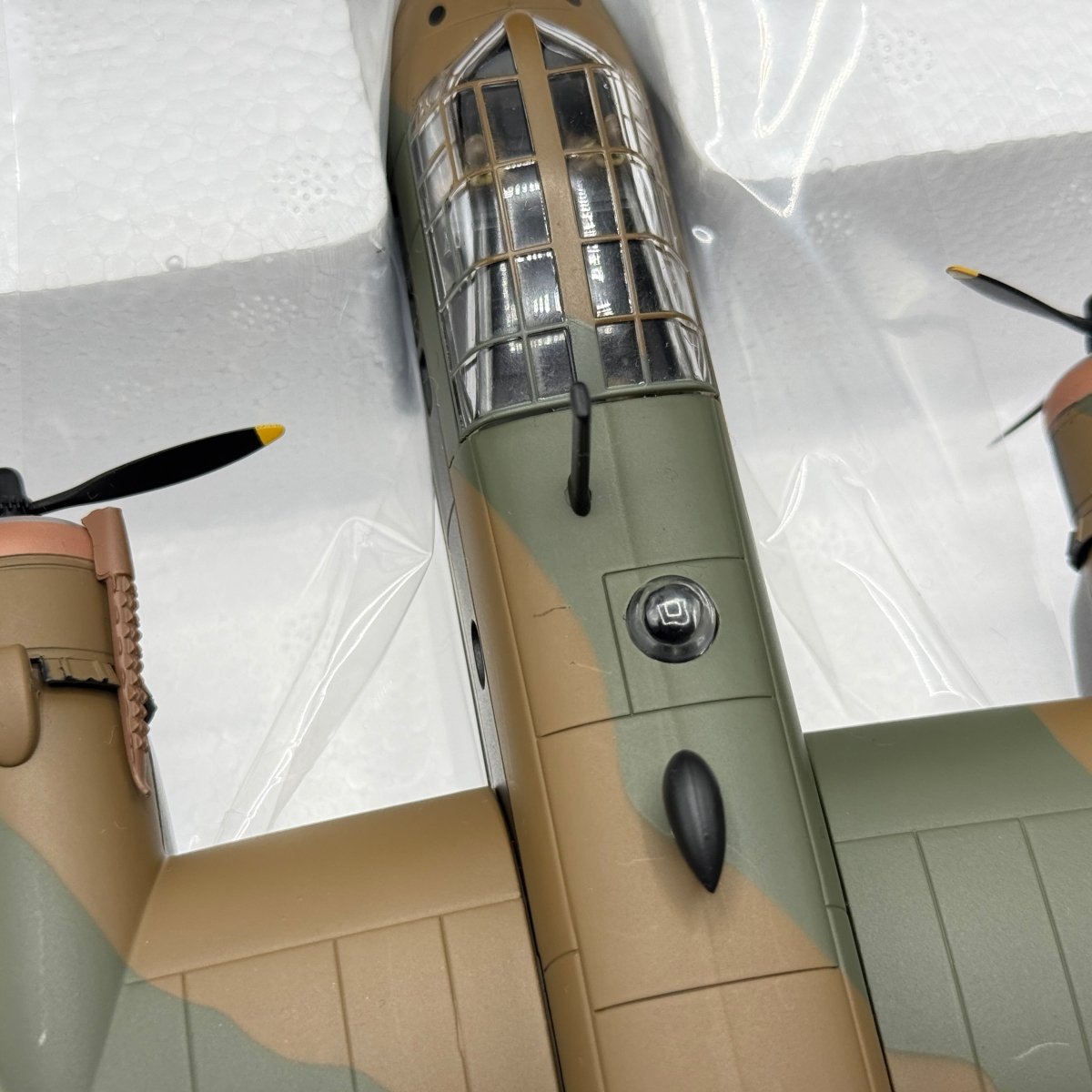 Corgi Aviation AA39501 1:72 Stirling B.Mk I 'MacRoberts Reply' - Corgi