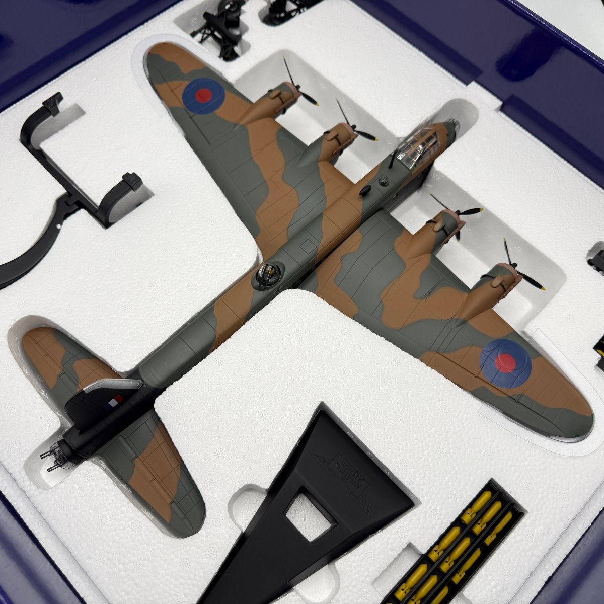 Corgi Aviation AA39502 1:72 Short Stirling B.Mk I RAF No.149 Sqn BF372 - Corgi