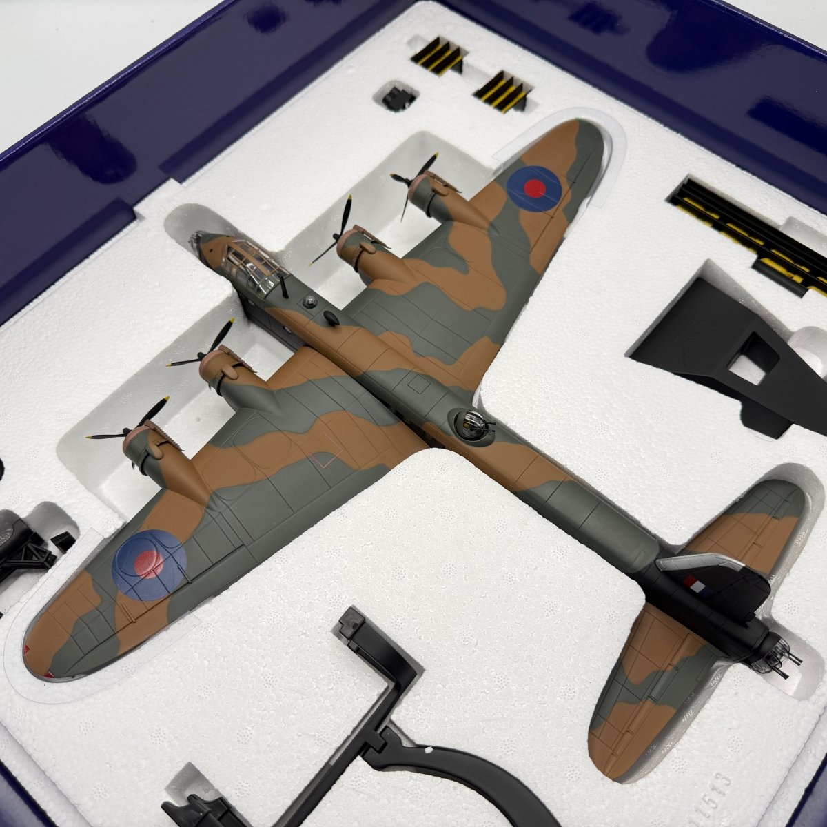 Corgi Aviation AA39502 1:72 Short Stirling B.Mk I RAF No.149 Sqn BF372 - Corgi