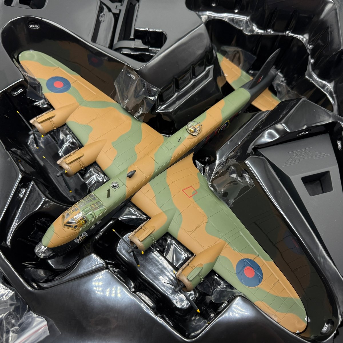 Corgi Aviation AA39504 1:72 Short Stirling B.Mk III No.199 Sqn Gremlin Teaser - Corgi