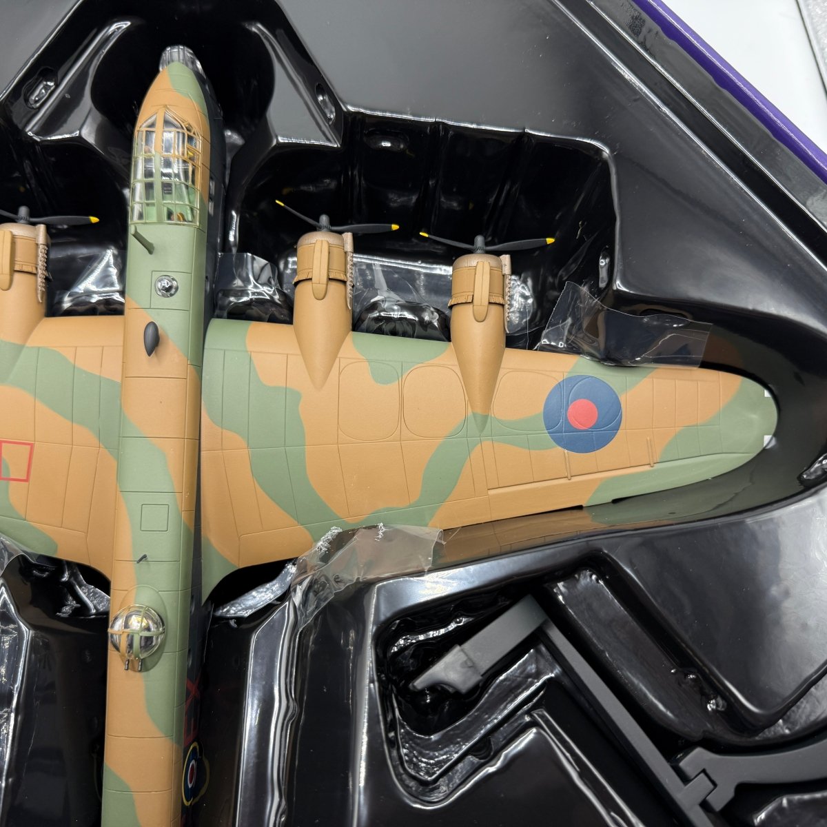 Corgi Aviation AA39504 1:72 Short Stirling B.Mk III No.199 Sqn Gremlin Teaser - Corgi