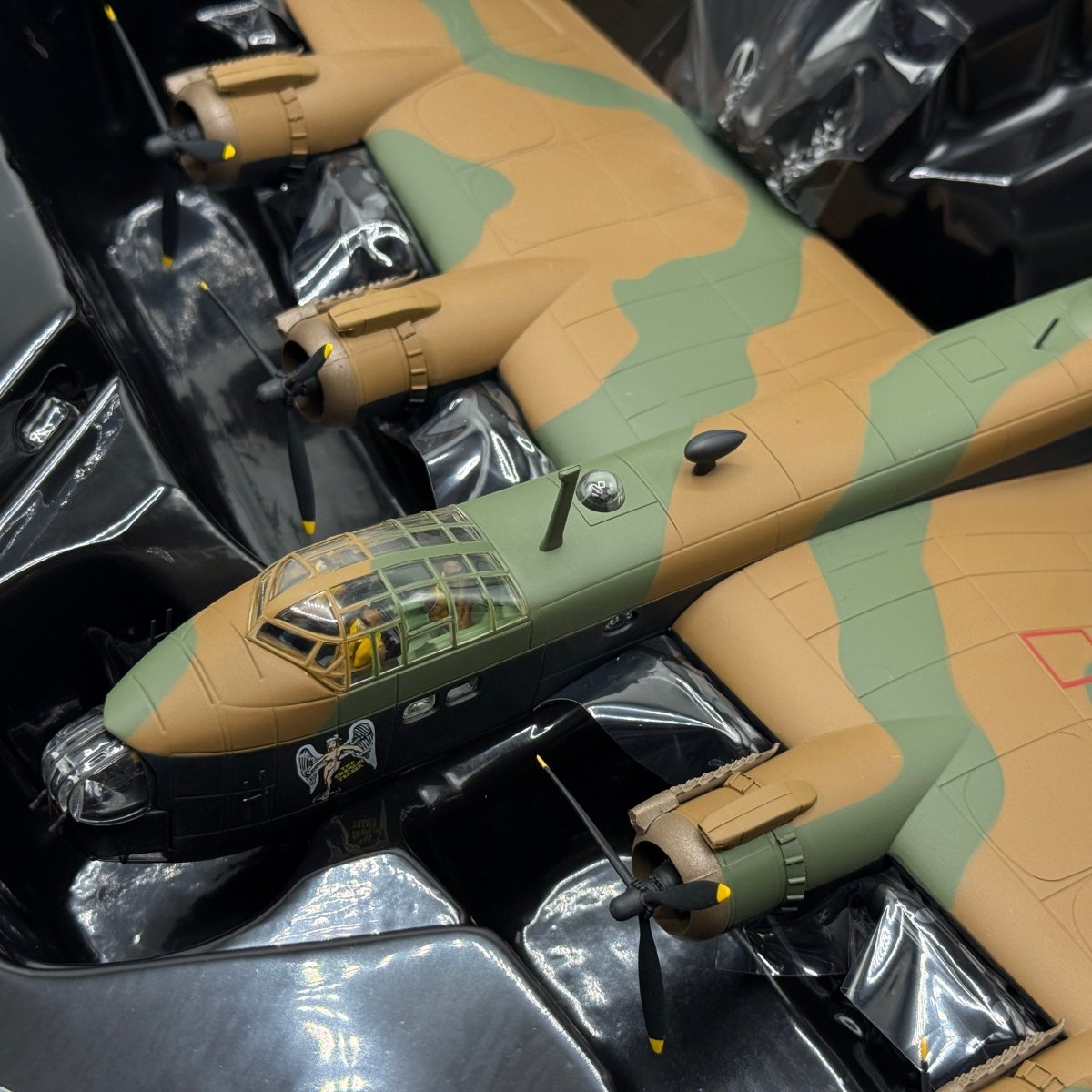 Corgi Aviation AA39504 1:72 Short Stirling B.Mk III No.199 Sqn Gremlin Teaser - Corgi