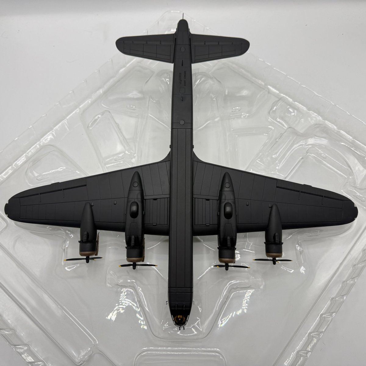 Corgi Aviation AA39504 1:72 Short Stirling B.Mk III No.199 Sqn Gremlin Teaser - Corgi