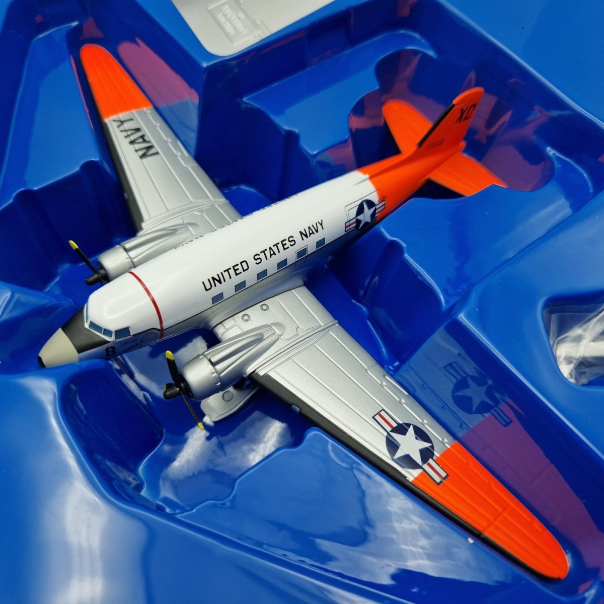 Corgi Aviation Archive 1:144 Douglas R4D - 5 'Que Sera Sera' US Navy AA30002 - Corgi
