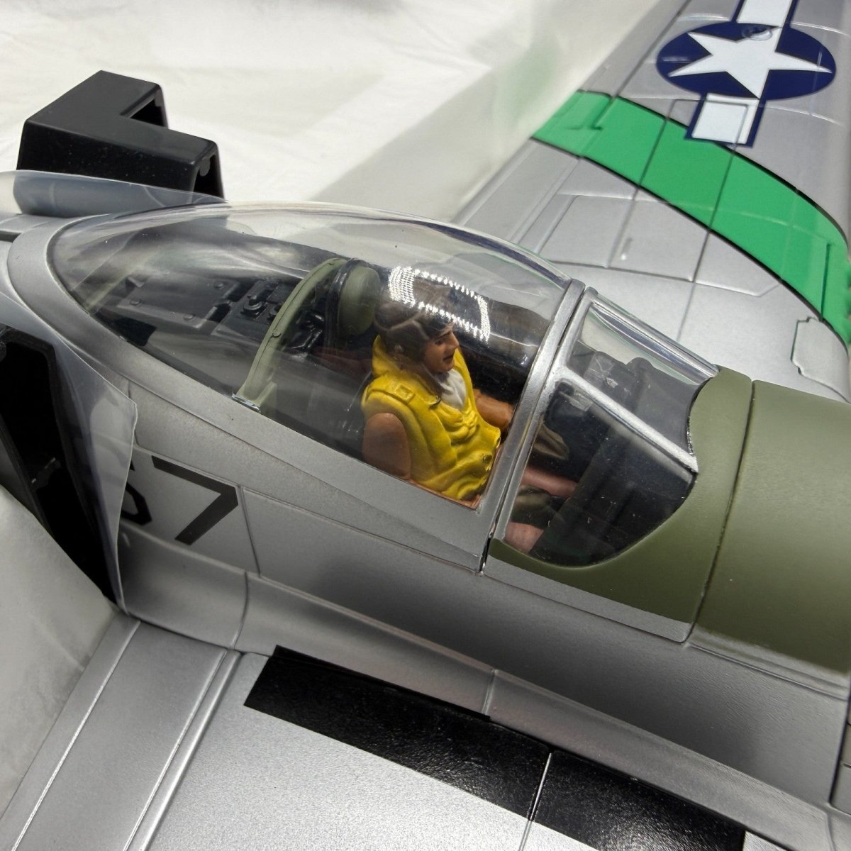 Corgi Aviation Archive 1:32 AA34401 P - 51D Mustang 'Stinger VII' Major Robert W - Corgi