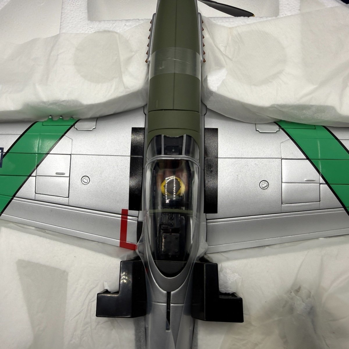 Corgi Aviation Archive 1:32 AA34401 P - 51D Mustang 'Stinger VII' Major Robert W - Corgi