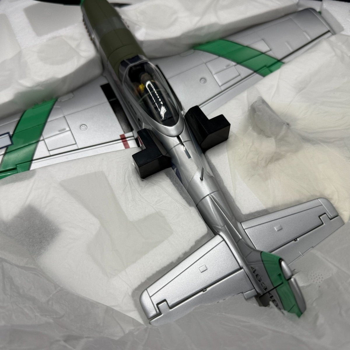 Corgi Aviation Archive 1:32 AA34401 P - 51D Mustang 'Stinger VII' Major Robert W - Corgi