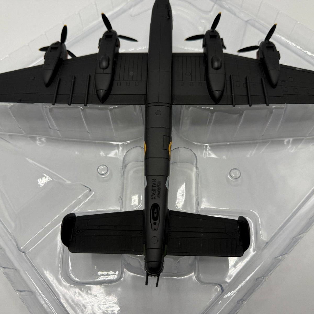 Corgi Aviation Archive 1:72 AA37201 Halifax B.MK.II Series 1, RAF 35 Sqn 1942 - Corgi