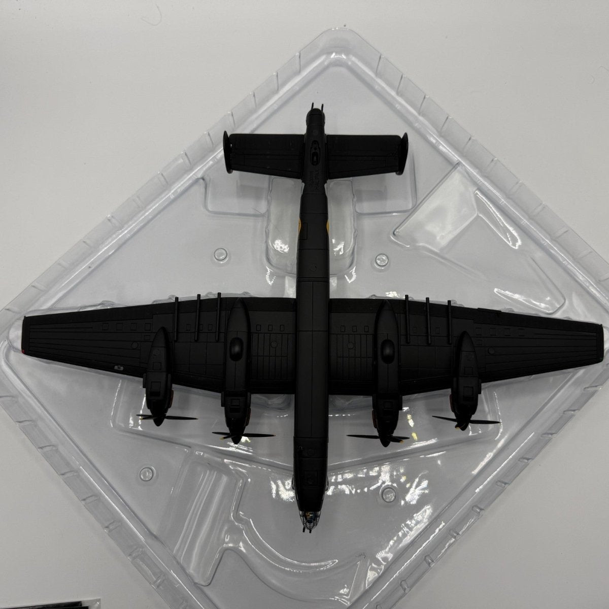 Corgi Aviation Archive 1:72 AA37201 Halifax B.MK.II Series 1, RAF 35 Sqn 1942 - Corgi