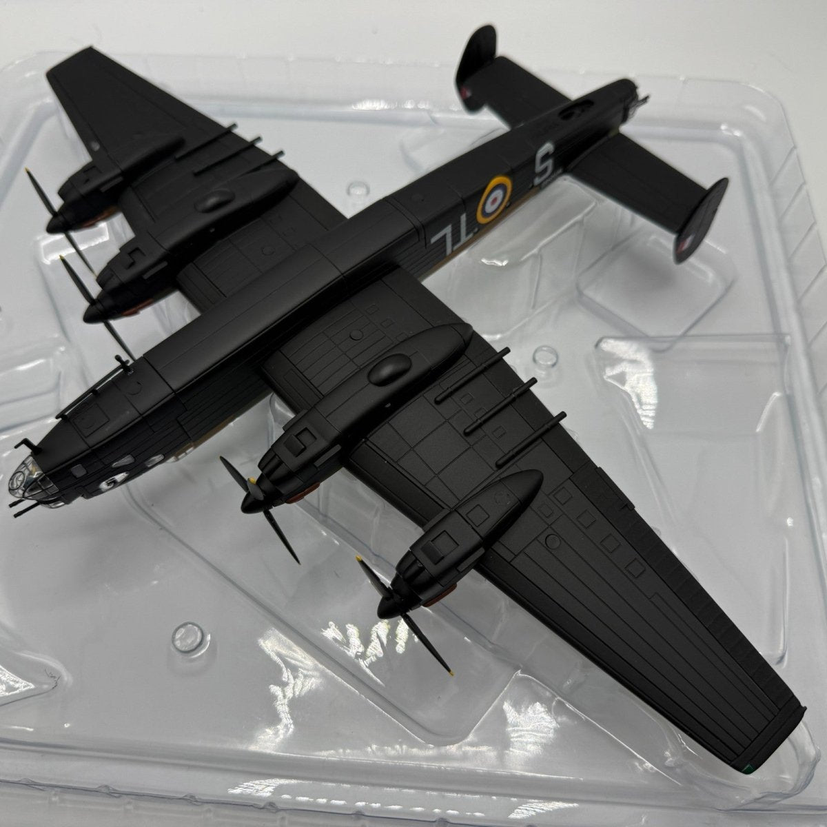 Corgi Aviation Archive 1:72 AA37201 Halifax B.MK.II Series 1, RAF 35 Sqn 1942 - Corgi