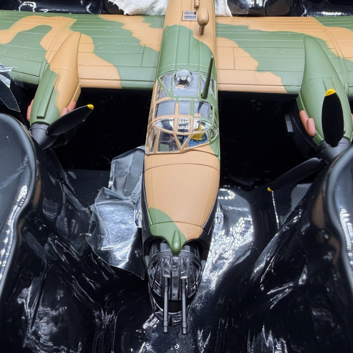 Corgi Aviation Archive 1:72 AA37201 Halifax B.MK.II Series 1, RAF 35 Sqn 1942 - Corgi