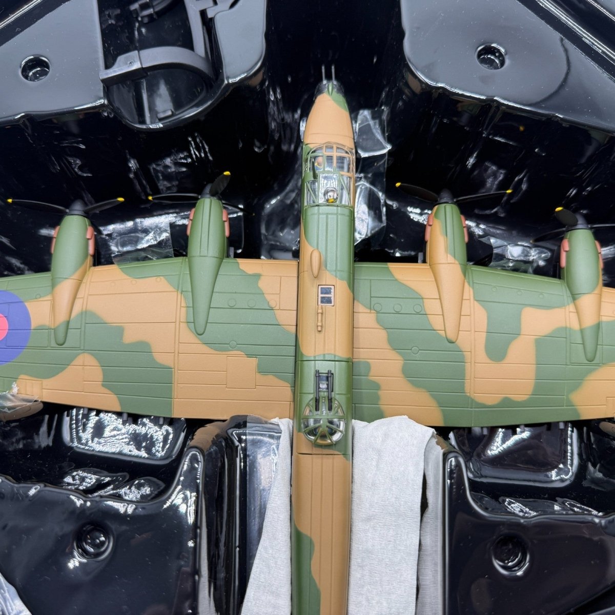 Corgi Aviation Archive 1:72 AA37201 Halifax B.MK.II Series 1, RAF 35 Sqn 1942 - Corgi