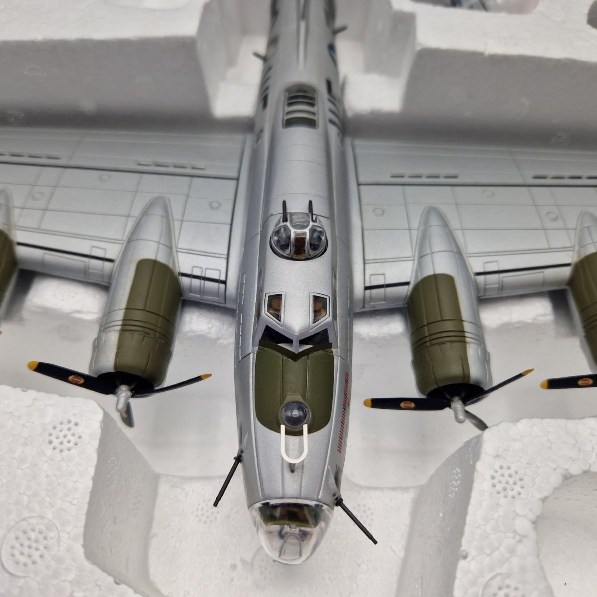 Corgi Aviation Archive 1:72 B - 17G 'FLAK EATER' Eighth Air Force AA33318 - The Collectables Vault