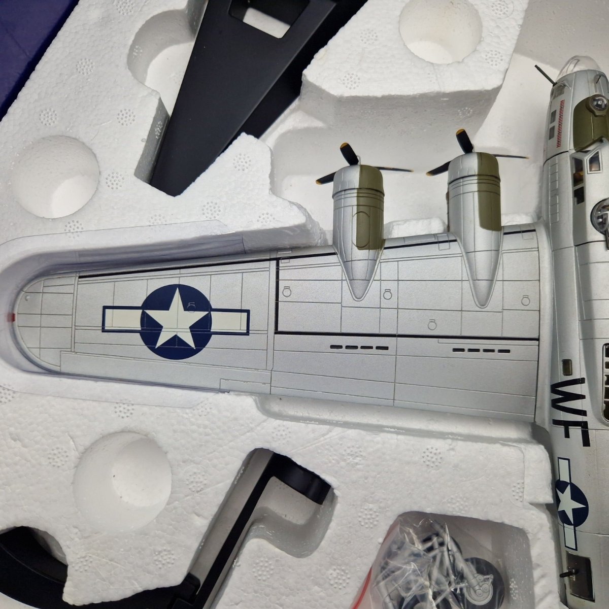 Corgi Aviation Archive 1:72 B - 17G 'FLAK EATER' Eighth Air Force AA33318 - The Collectables Vault