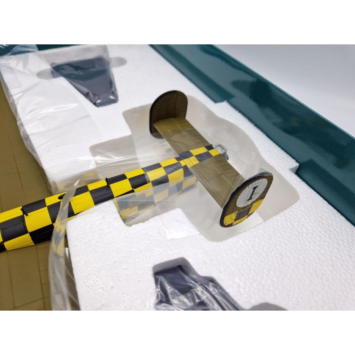 Corgi Aviation Archive 1:72 B - 24D US Liberator "You Cawn't Miss It" AA34007 - Corgi