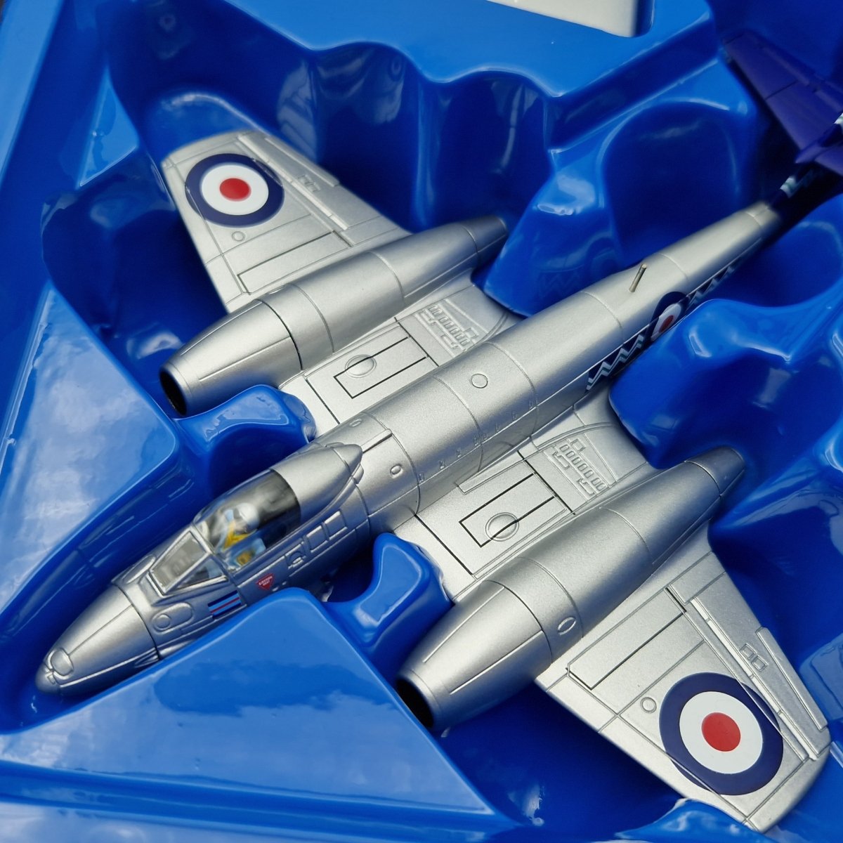 Corgi Aviation Archive 1:72 Gloster Meteor, No 500 Sqn, AA35001 - Corgi