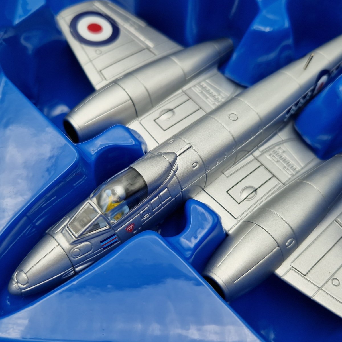 Corgi Aviation Archive 1:72 Gloster Meteor, No 500 Sqn, AA35001 - Corgi