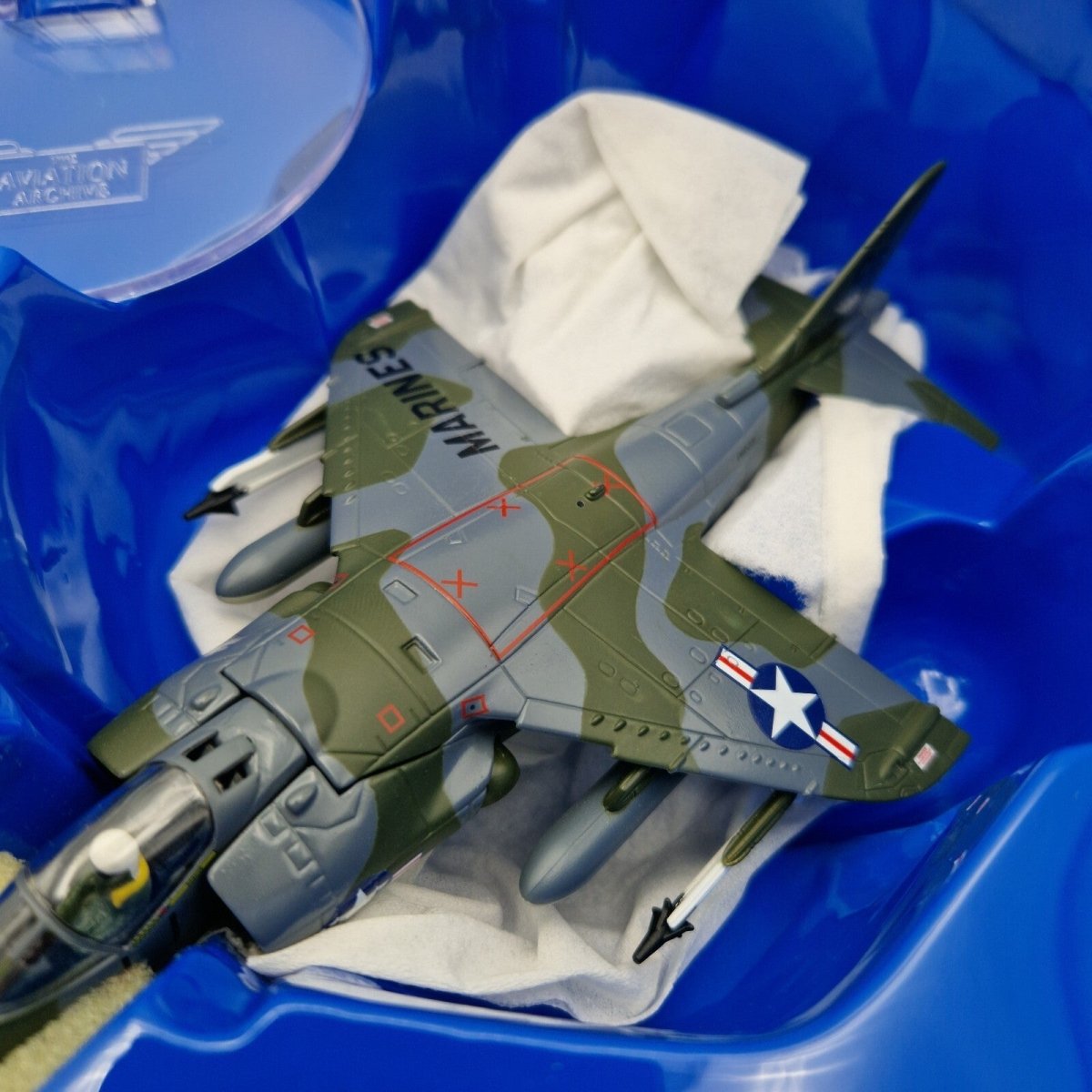 Corgi Aviation Archive 1:72 Hawker Siddeley AV - 8A Harrier, US Marine Corps, Diecast Aircraft AA32403 - Corgi