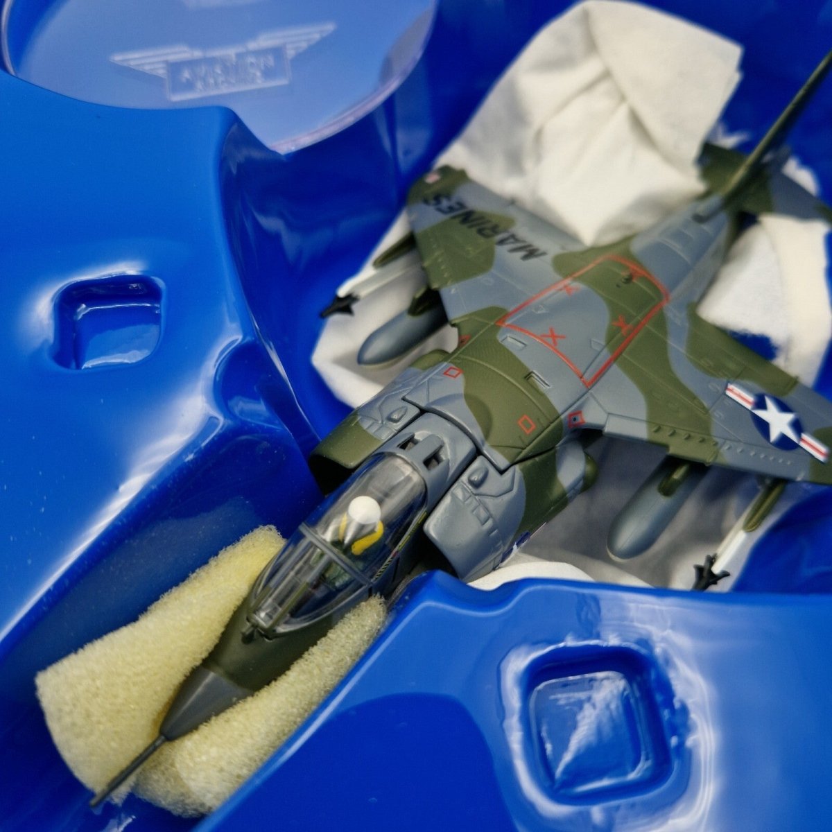 Corgi Aviation Archive 1:72 Hawker Siddeley AV - 8A Harrier, US Marine Corps, Diecast Aircraft AA32403 - Corgi