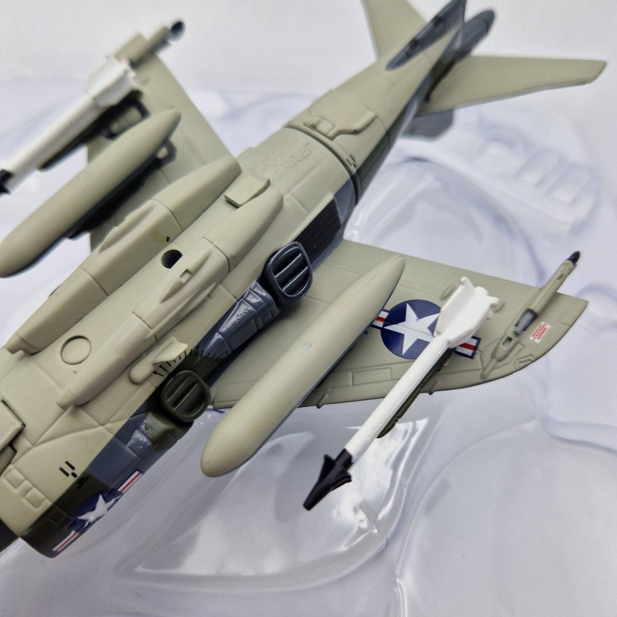 Corgi Aviation Archive 1:72 AV-8A Harrier USMC “Ace of Spades” AA32403
