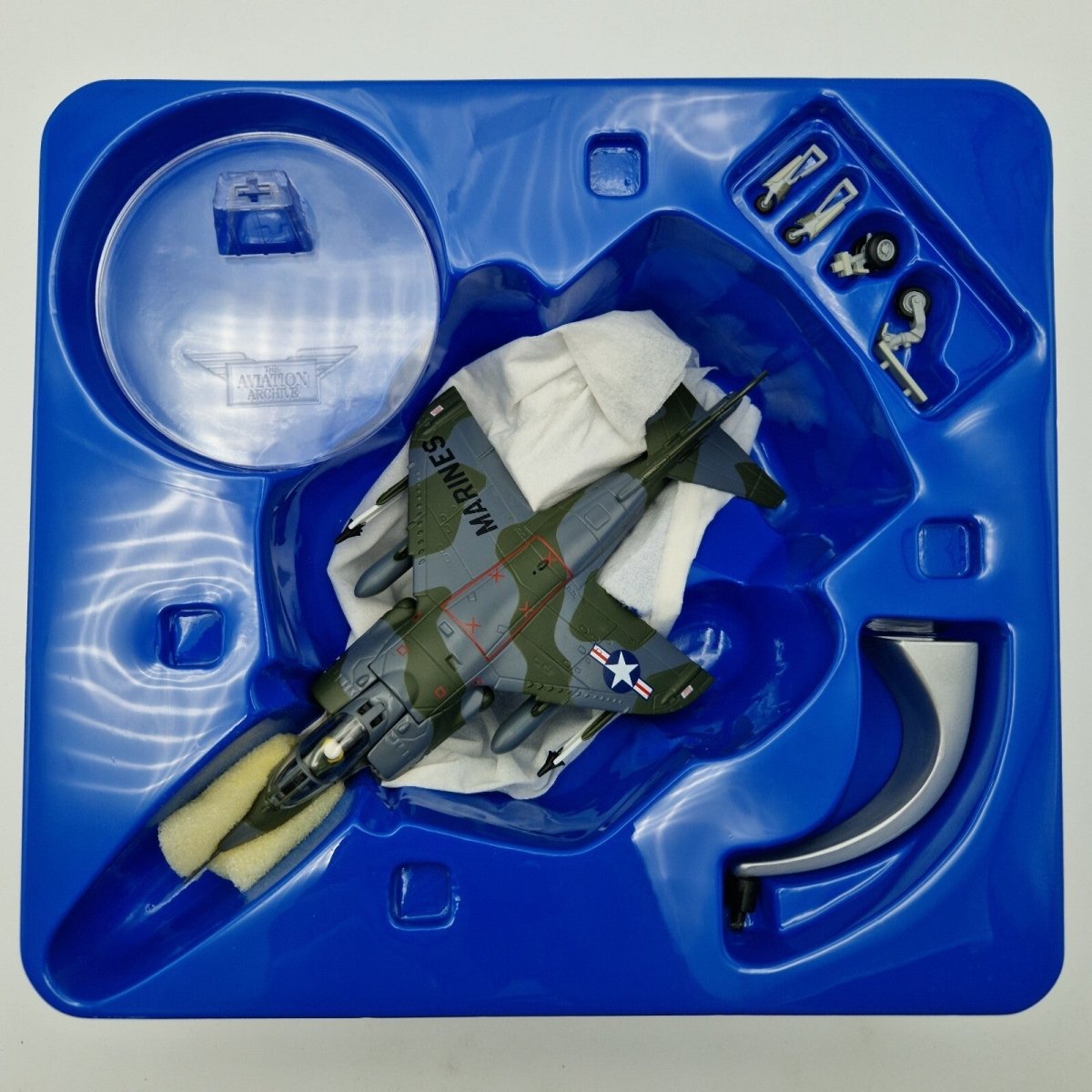 Corgi Aviation Archive 1:72 Hawker Siddeley AV - 8A Harrier, US Marine Corps, Diecast Aircraft AA32403 - Corgi