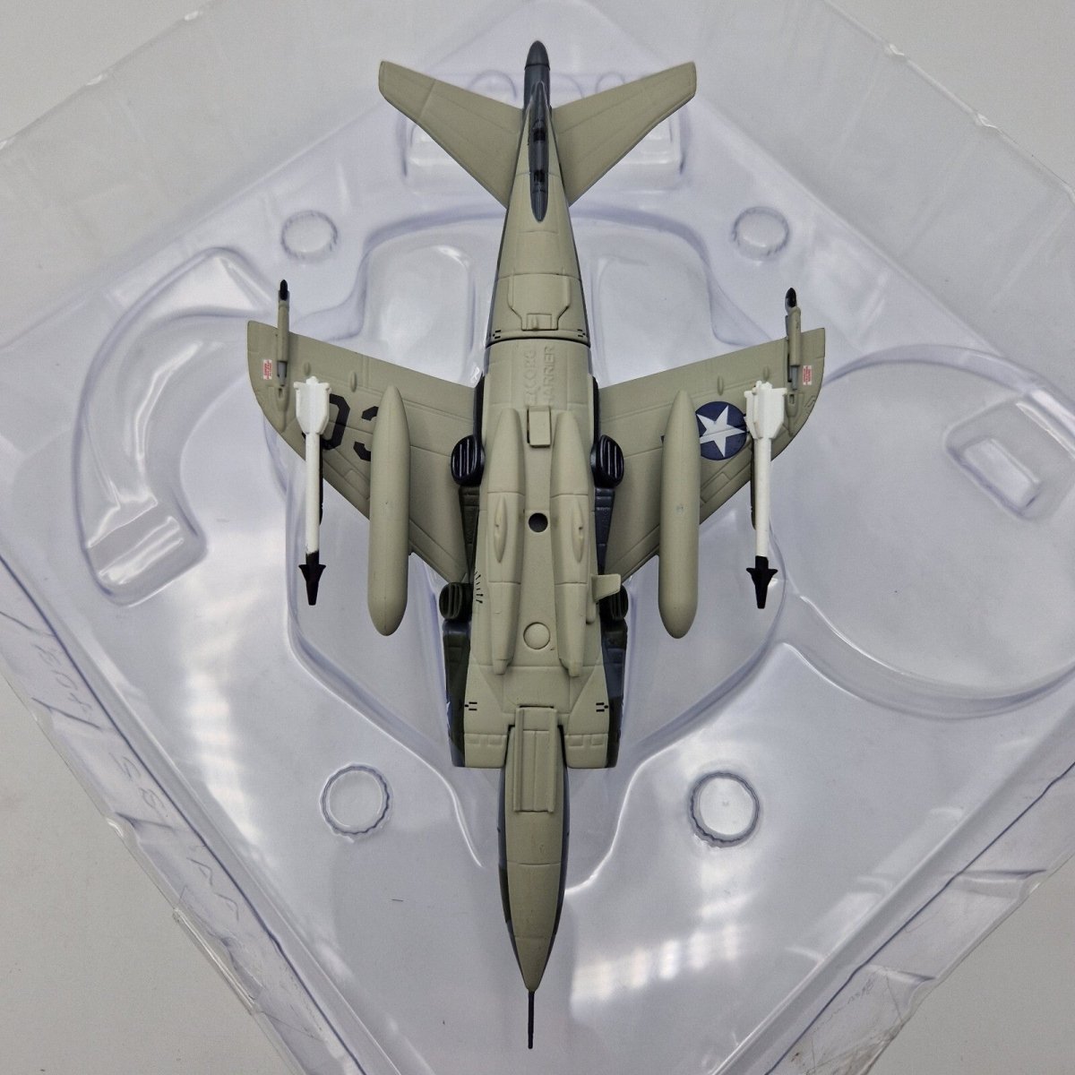 Corgi Aviation Archive 1:72 Hawker Siddeley AV - 8A Harrier, US Marine Corps, Diecast Aircraft AA32403 - Corgi
