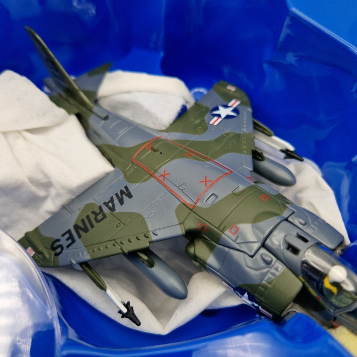Corgi Aviation Archive 1:72 Hawker Siddeley AV - 8A Harrier, US Marine Corps, Diecast Aircraft AA32403 - Corgi
