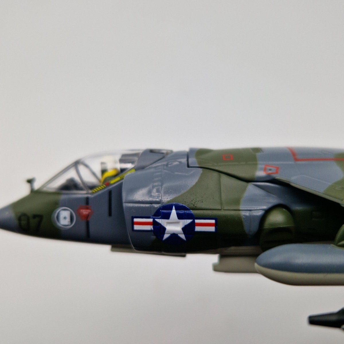 Corgi Aviation Archive 1:72 Hawker Siddeley AV - 8A Harrier, US Marine Corps, Diecast Aircraft AA32403 - Corgi