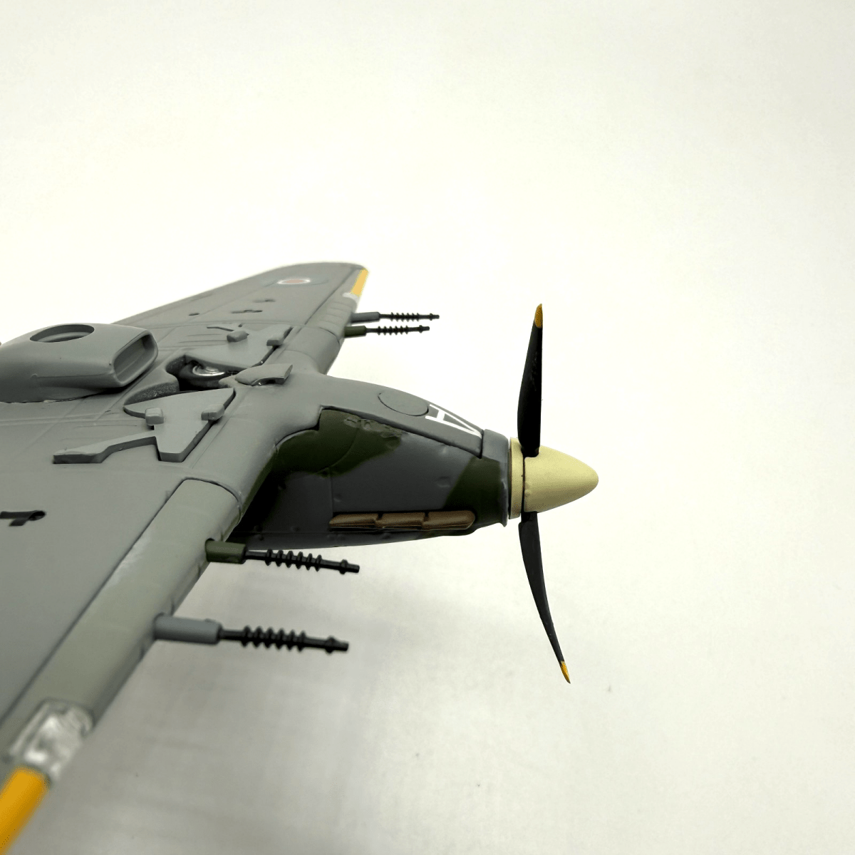 Corgi Aviation Archive 1:72 Hurricane MK.IIC, 43 Sqn RAF, Diecast Model AA39702A - Corgi