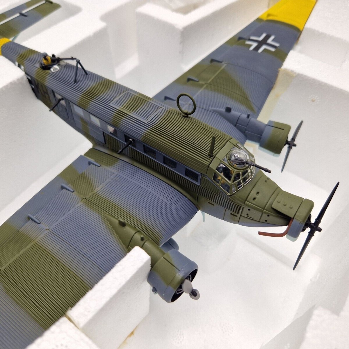 Corgi Aviation Archive 1:72 Junkers JU.52/3MG7E(MS),MSGr1,PD+KH Hungary 1944 AA36902 - Corgi