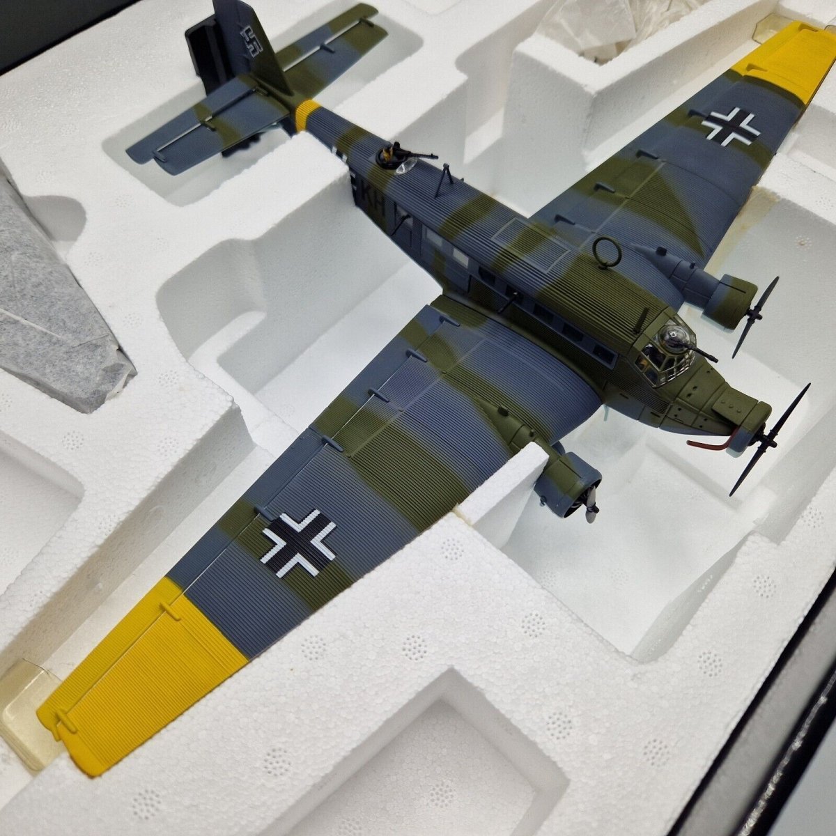 Corgi Aviation Archive 1:72 Junkers JU.52/3MG7E(MS),MSGr1,PD+KH Hungary 1944 AA36902 - Corgi