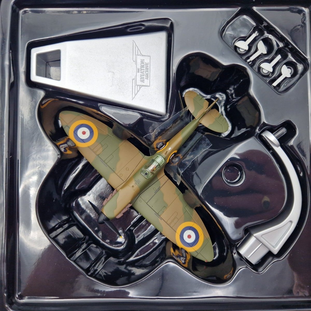 Corgi Aviation Archive 1:72 Spitfire MK1, Sqn Ldr Henry Cozens AA39202 - Corgi