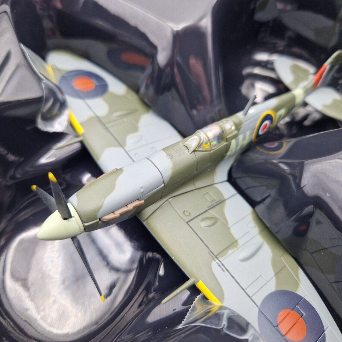 Corgi Aviation Archive 1:72 Spitfire Mk.Vb Per Bergsland 1942 Diecast AA31934B - Corgi