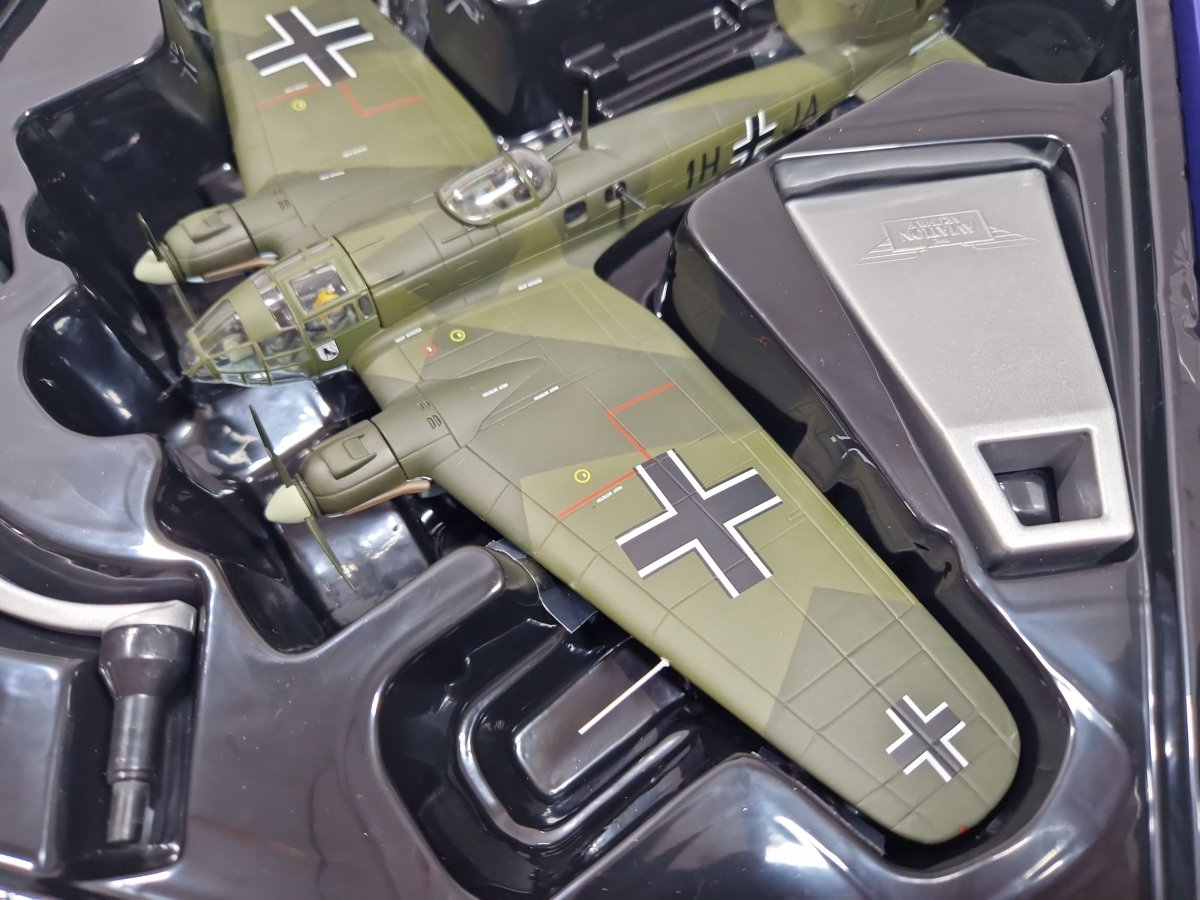 Corgi Aviation Archive 1:72 Heinkel HE111 H - 2 'The Humbie Heinkel' October 1939 AA33717 - Corgi