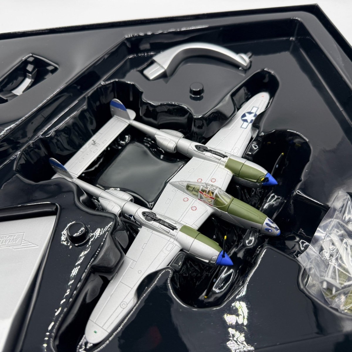 Corgi Aviation Archive AA36607 1:72 P - 38J Lightning 14th FG Triolo Italy 1944 - Corgi