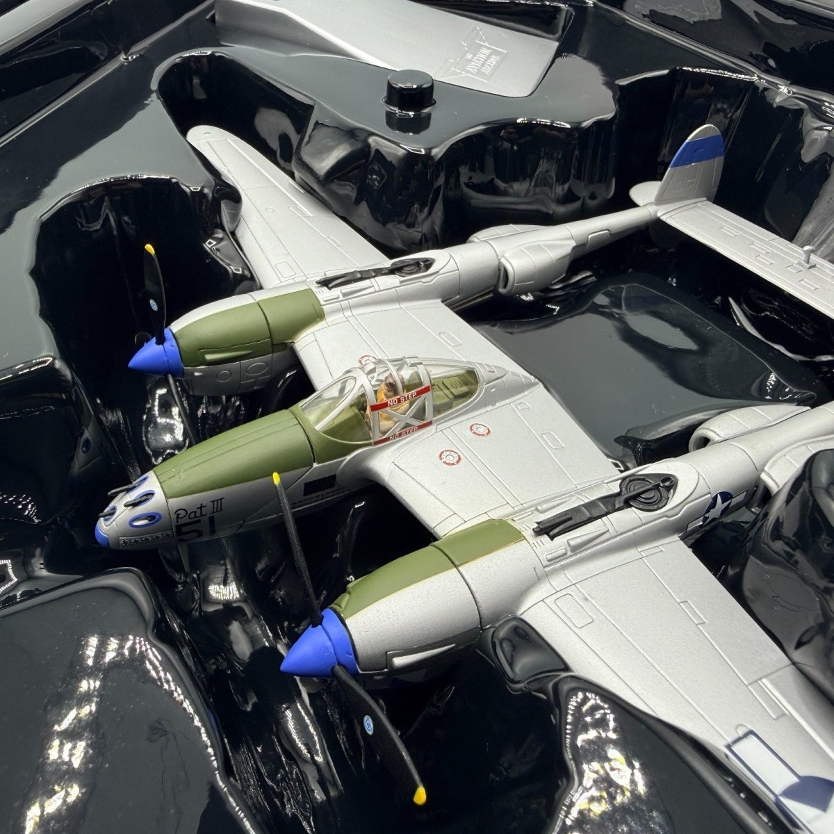 Corgi Aviation Archive AA36607 1:72 P - 38J Lightning 14th FG Triolo Italy 1944 - Corgi