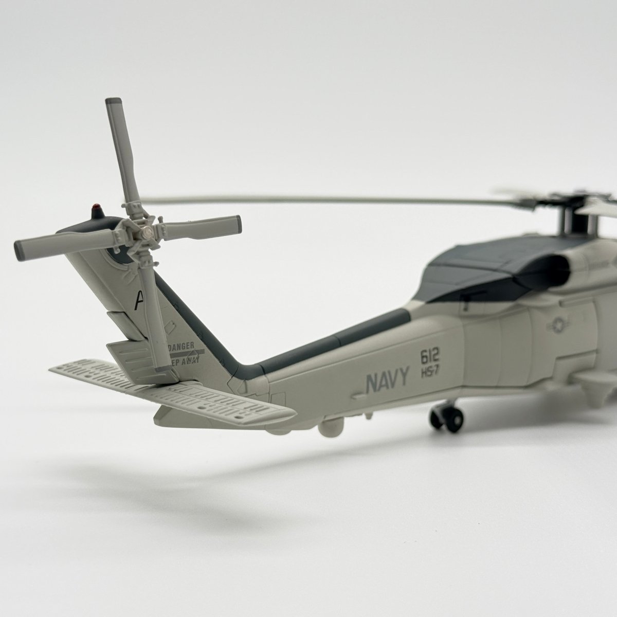 Corgi Aviation US35906 1:72 Sikorsky SH - 60F Ocean Hawk HS - 7 Dusty Dogs - Corgi