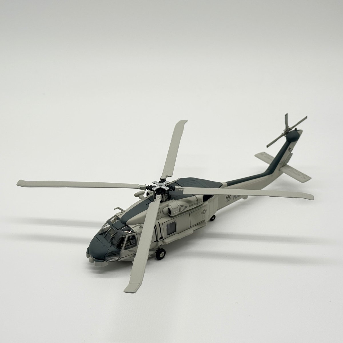 Corgi Aviation US35906 1:72 Sikorsky SH - 60F Ocean Hawk HS - 7 Dusty Dogs - Corgi