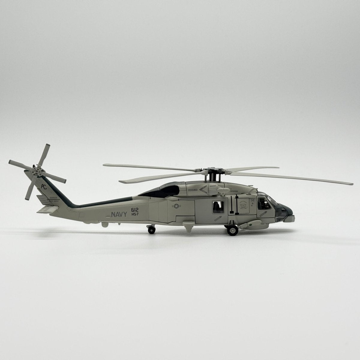 Corgi Aviation US35906 1:72 Sikorsky SH - 60F Ocean Hawk HS - 7 Dusty Dogs - Corgi